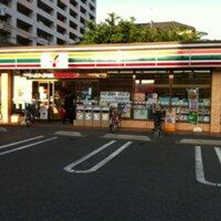 ウィステリアの周辺