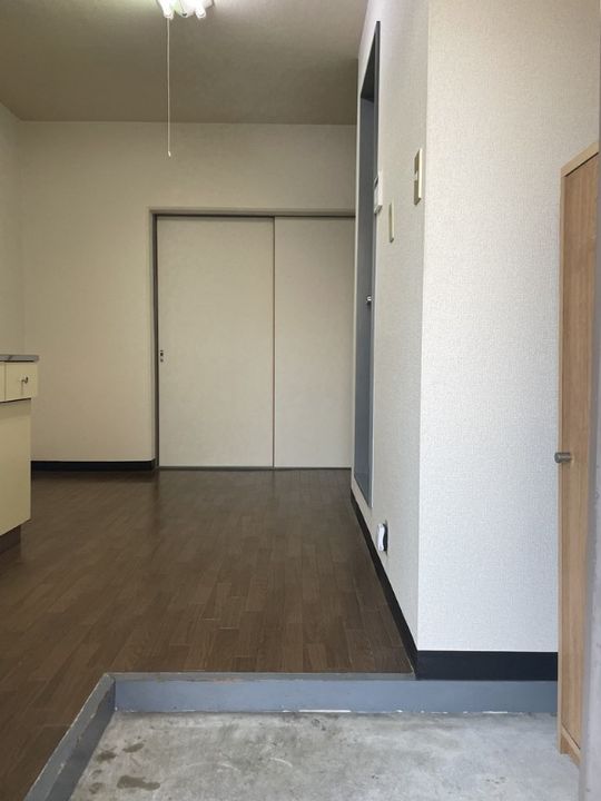 静岡県浜松市中央区若林町(マンション)の賃貸物件の玄関