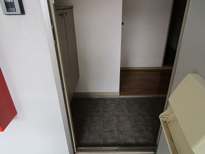 グリーンパレスCの玄関