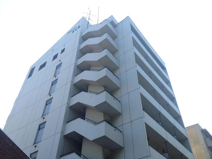 正栄ビル西公園の外観