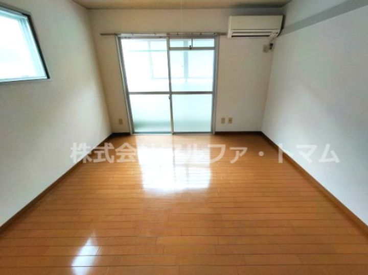 グリプスの居間