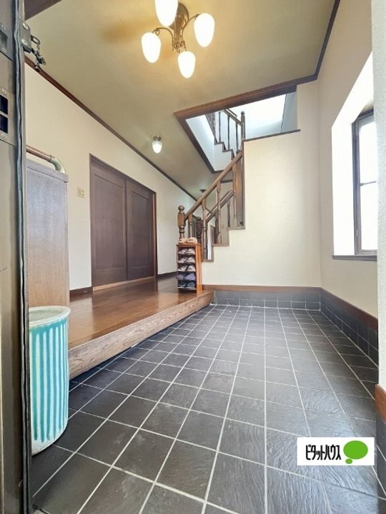 和歌山県和歌山市鷹匠町6(一戸建)の賃貸物件の玄関