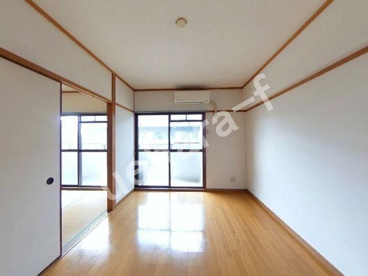 ツインコートマキシムの居間