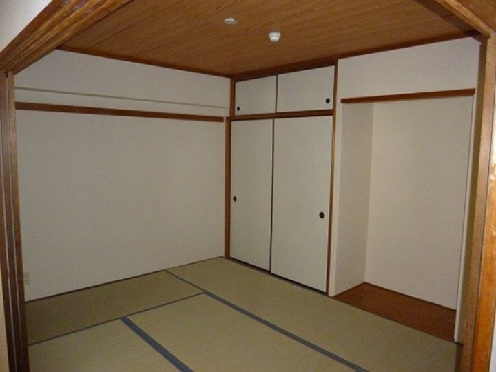 EFT-牛田東の内装