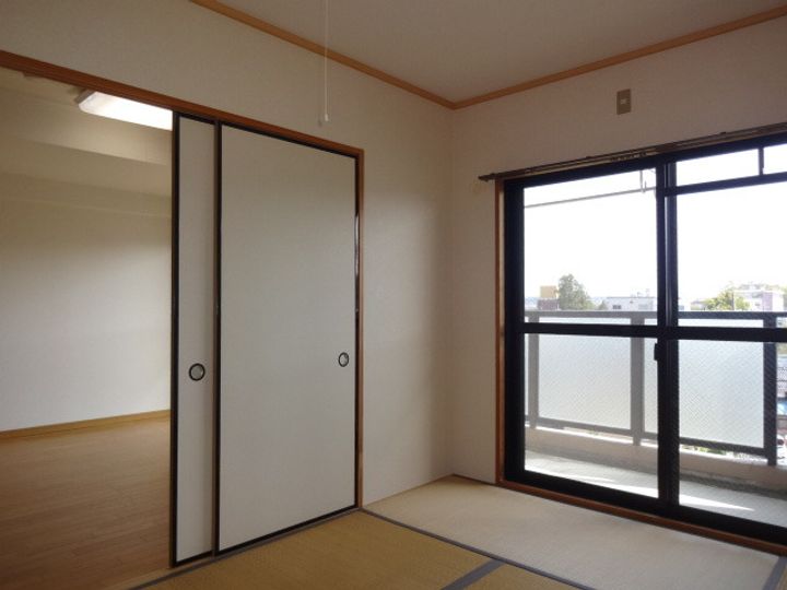滋賀県東近江市八日市本町(マンション)の賃貸物件の内装
