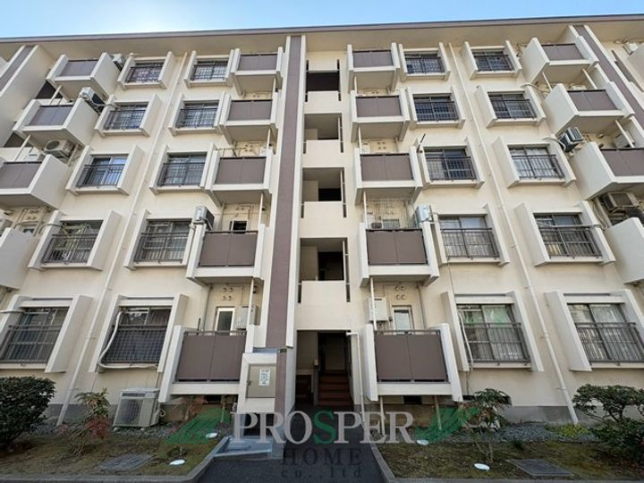 深江橋コーポE棟の外観