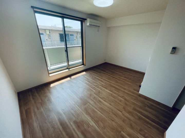 サニーコート東海 IIの居間