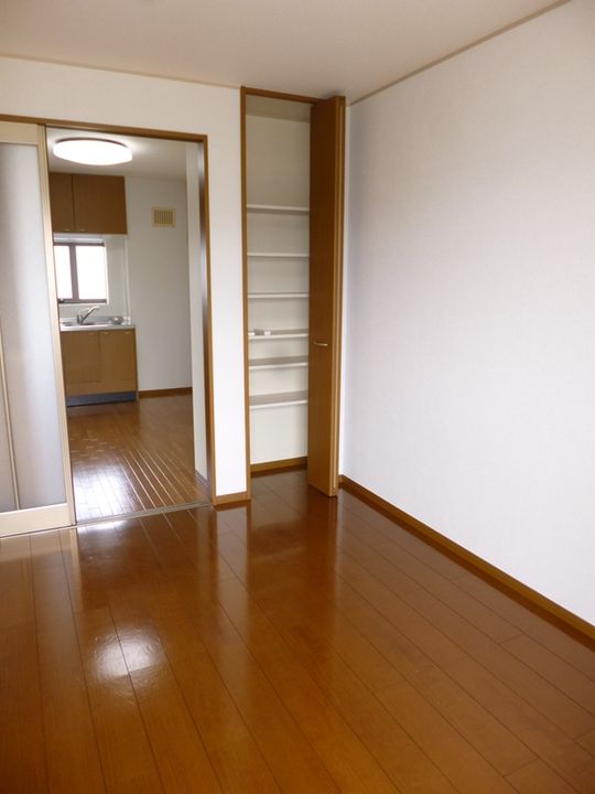 ガーデンパレスの居間