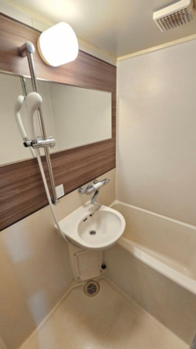 STビルNo.13の風呂