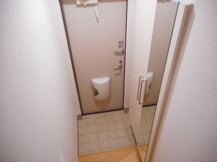 メゾン ルミエールの玄関