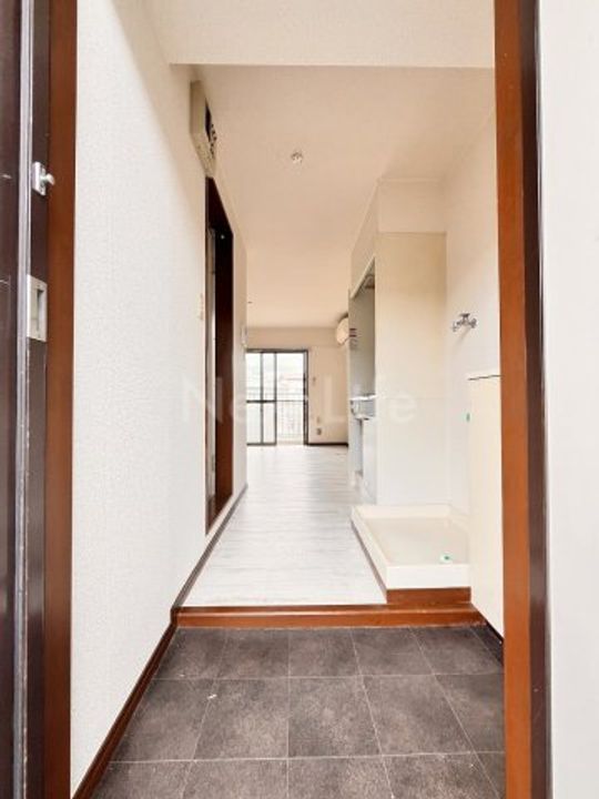 植村ビルの玄関