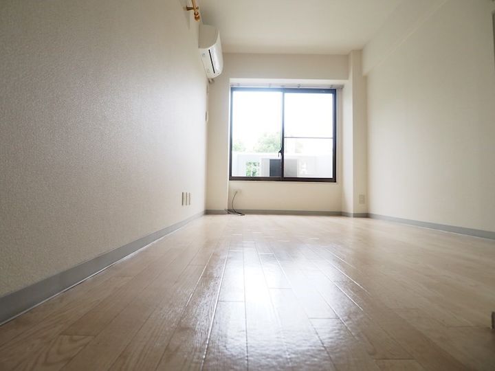 ドミール武蔵台の居間