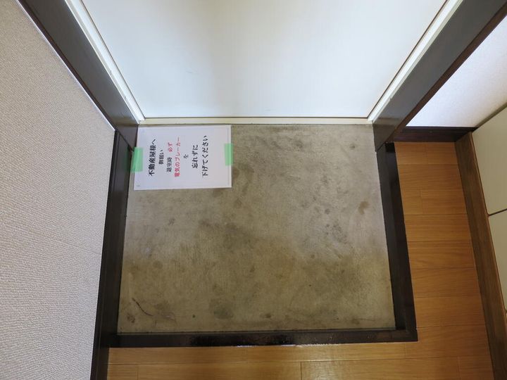 ツウィンズ A棟の玄関