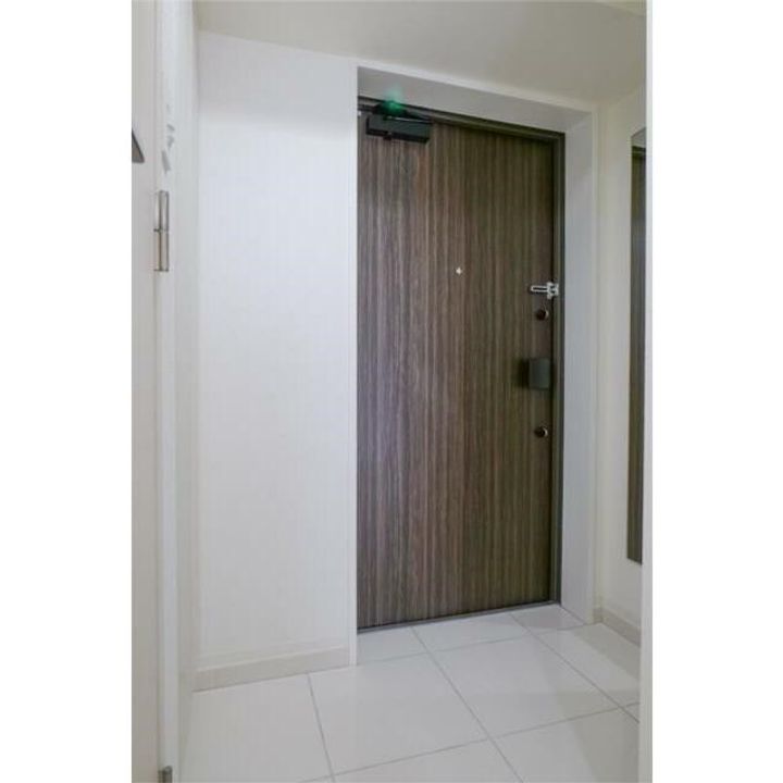 東京都新宿区水道町(マンション)の賃貸物件の玄関