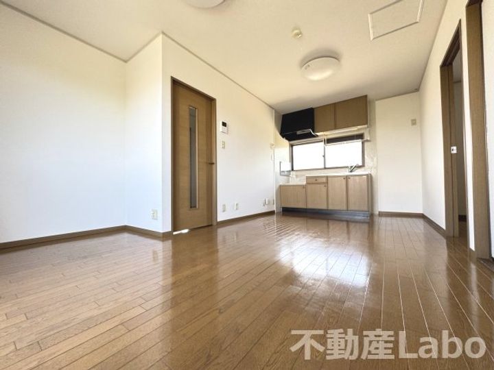 徳島県板野郡藍住町住吉字神蔵(アパート)の賃貸物件の居間