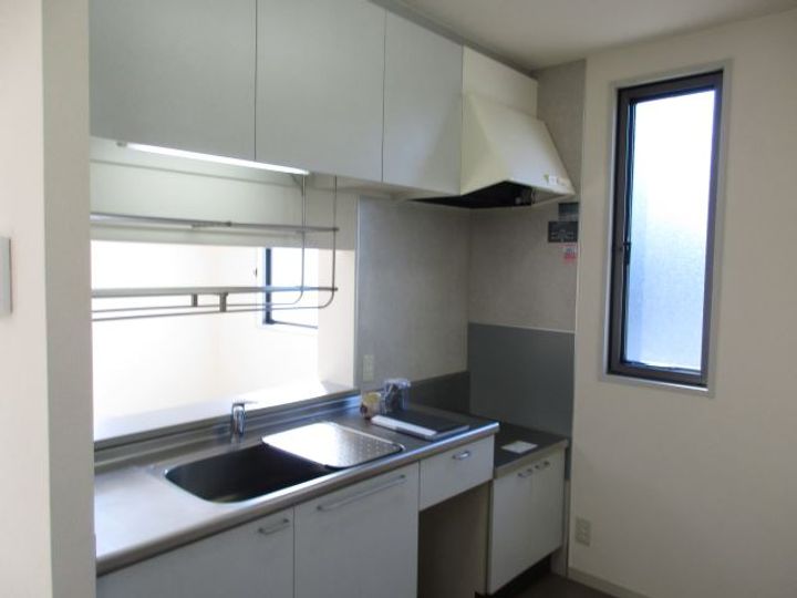 三重県四日市市曙2(一戸建)の賃貸物件のキッチン