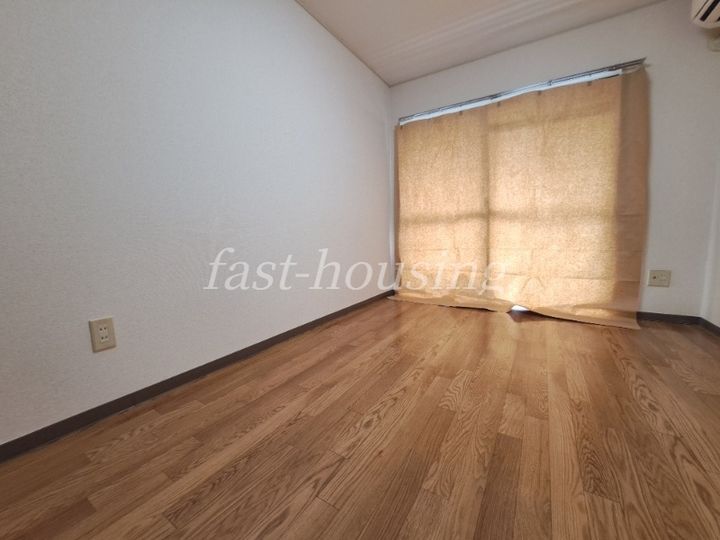 三鷹秋山ハイツの居間