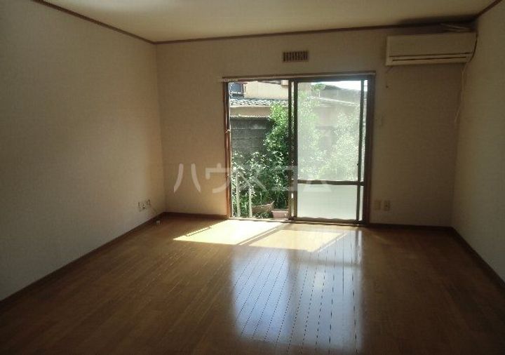 ハルハイツの居間