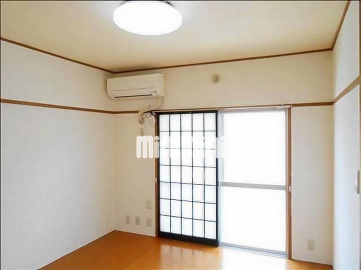 桜ハイツの居間