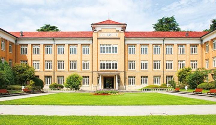 メゾン・ド・ロペの周辺