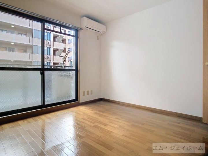 滋賀県野洲市久野部の賃貸マンションの居間