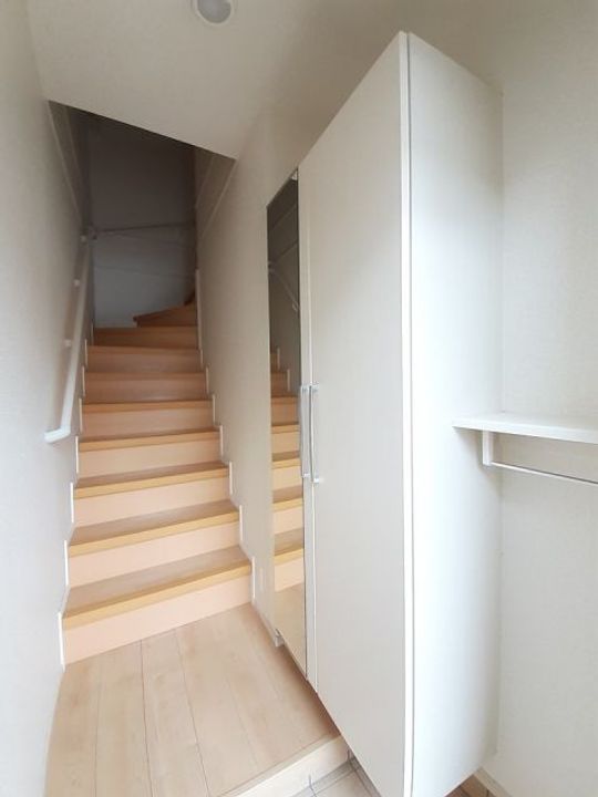 ブラウンドヒル Mの玄関