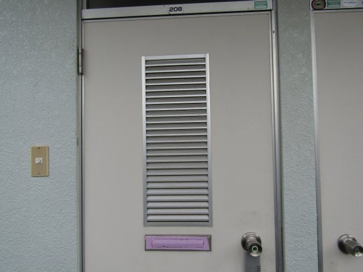 美しの森ハウスBの玄関