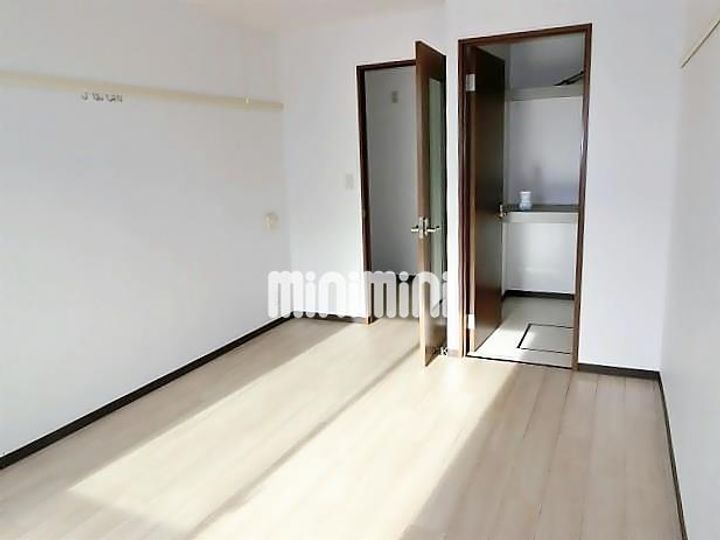 KIコーポレーションEの居間