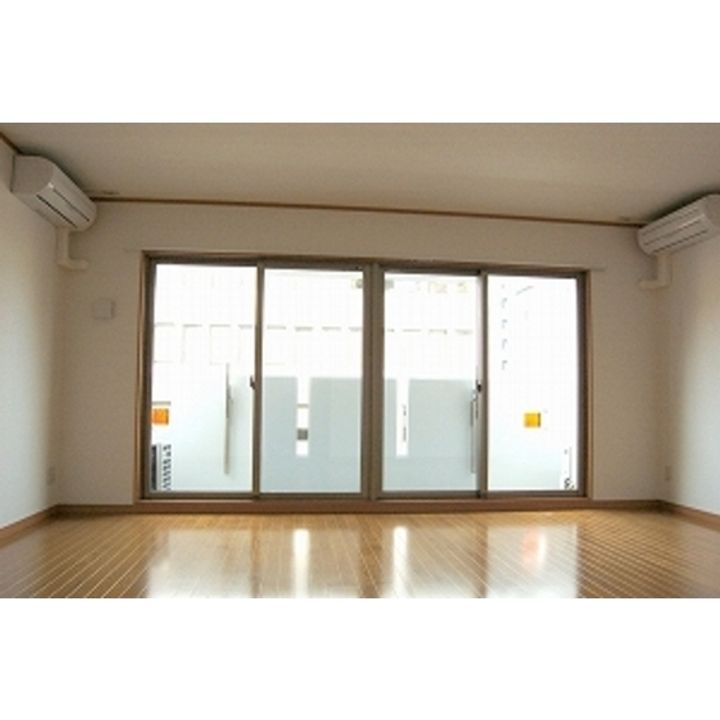 ドノーレ銀座通の居間