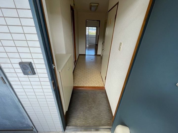 ドラゴーン金原の玄関