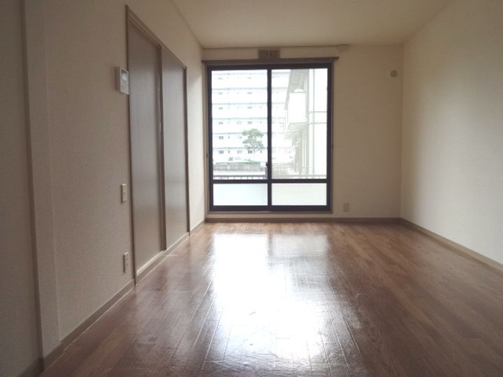 ウィンディア穴生の内装