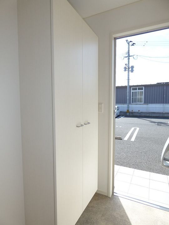 ガードヴァレイ万田Iの玄関