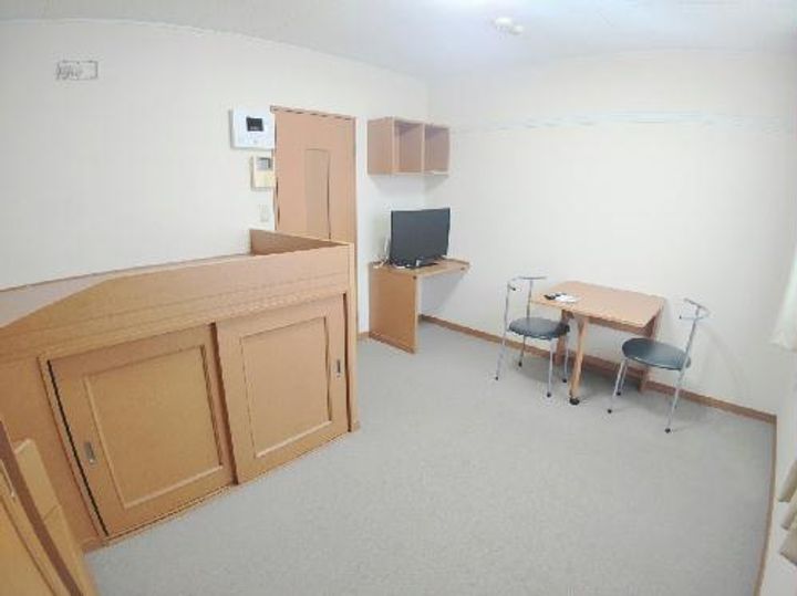 レオパレスプリムローズ野沢の居間