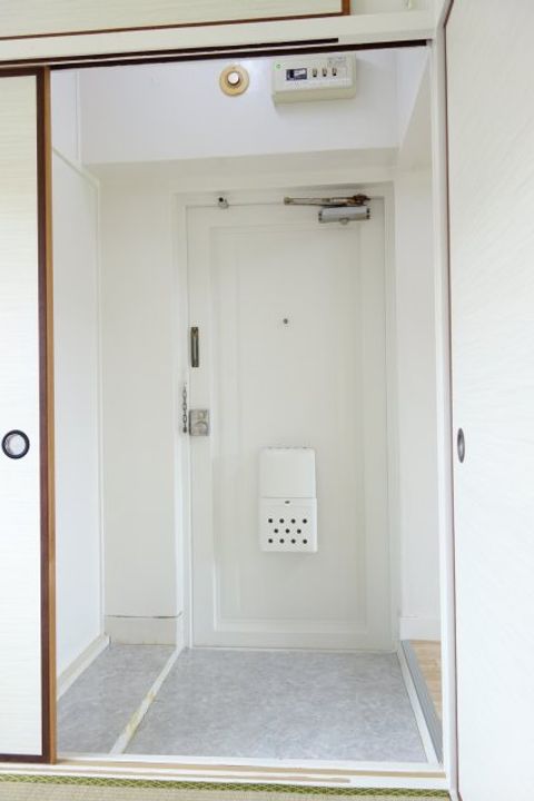 滋賀県彦根市鳥居本町(マンション)の賃貸物件の玄関