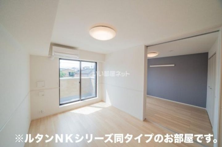 千葉県柏市逆井藤ノ台(アパート)の賃貸物件の居間