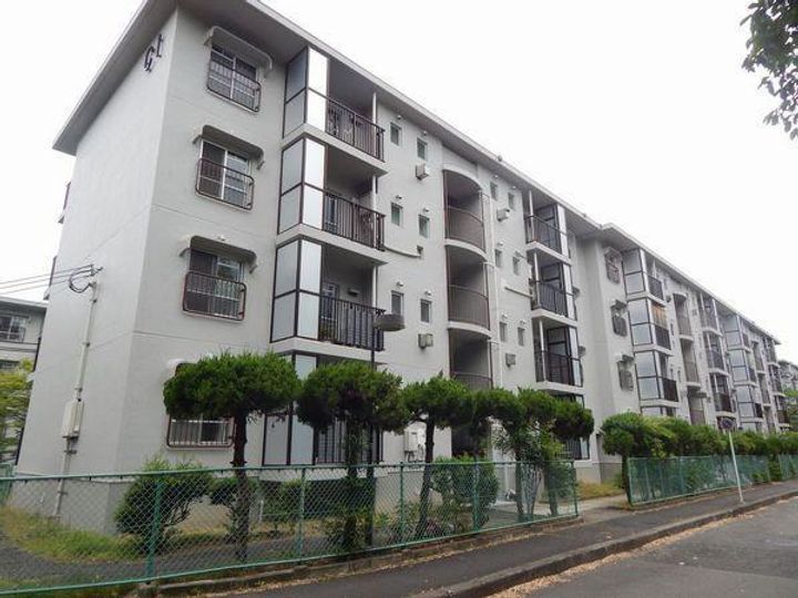 醍醐上ノ山団地 A3棟の外観