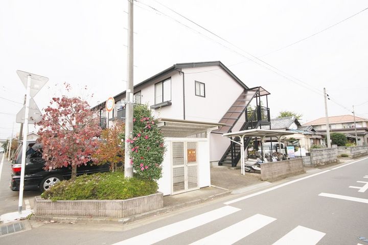 レフィナードの外観