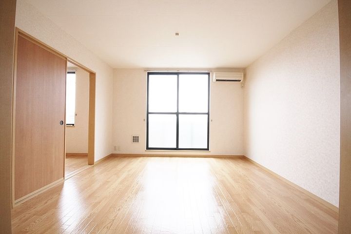 レフィナードの居間