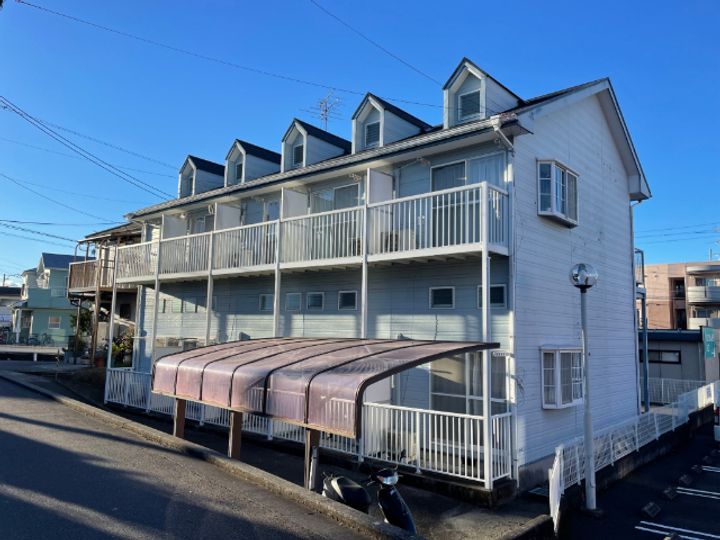 ホワイティクラウズの外観