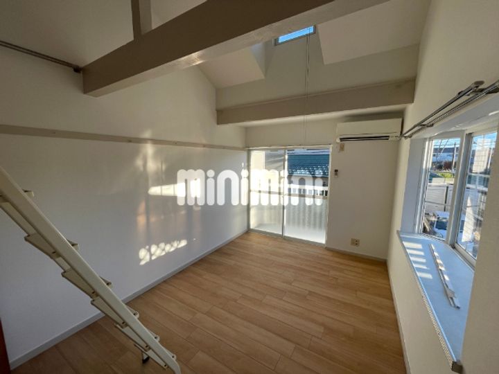 ホワイティクラウズの居間