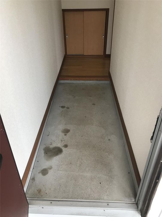 モアハイツの玄関