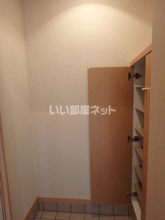 ユーミー伏石IIの玄関