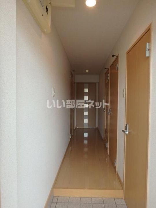 ユーミー伏石IIの玄関