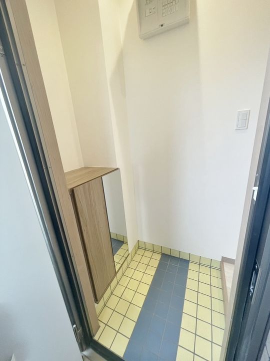 荒井ビルの玄関