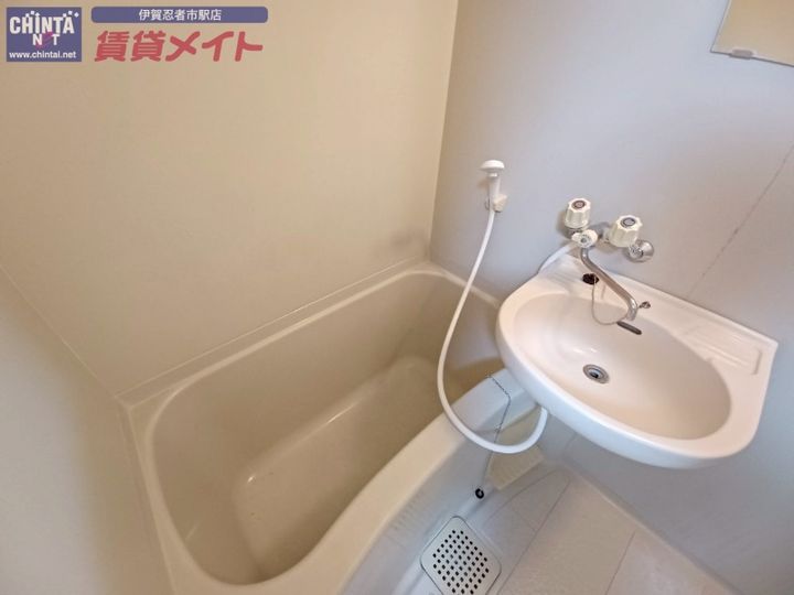 ラッシュ ウエストの風呂