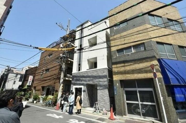 オモチ デ アカバネの玄関