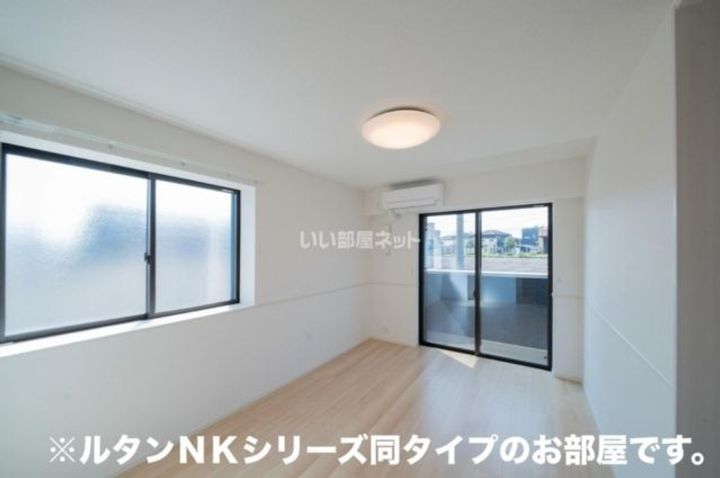 千葉県柏市逆井藤ノ台(アパート)の賃貸物件の居間
