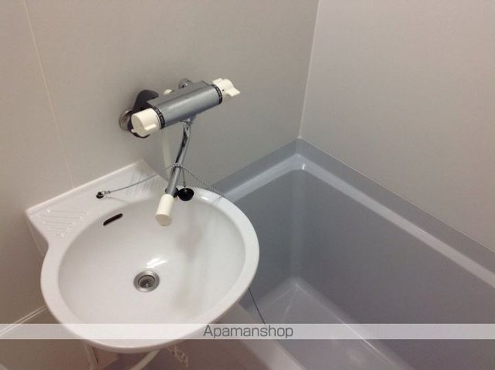 レオパレスコゥジィーBの内装