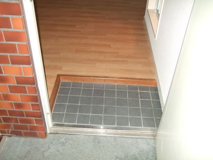 TUハイムの玄関