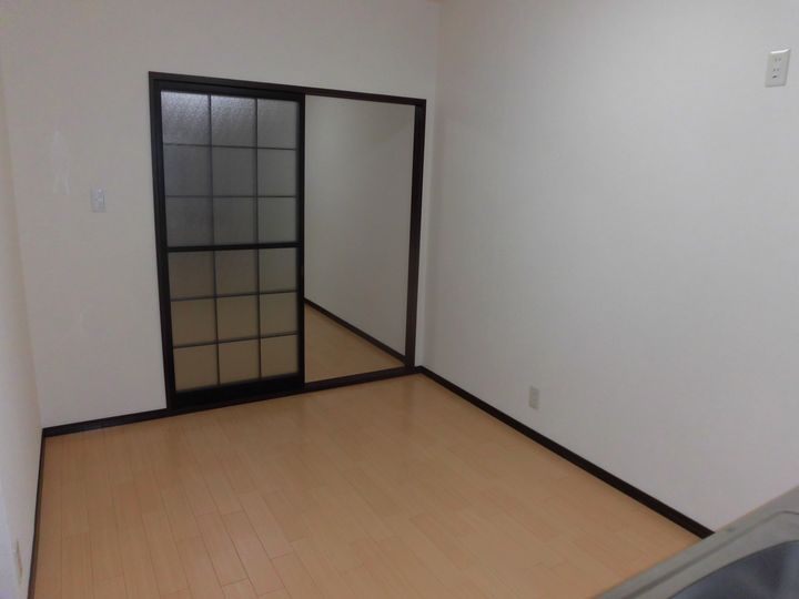 岐阜県多治見市小名田町3(アパート)の賃貸物件の居間